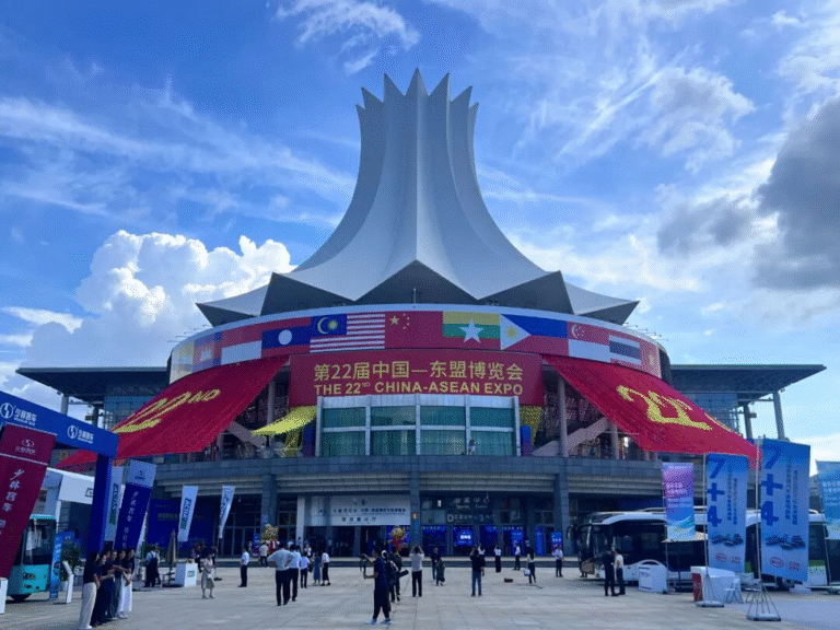 中国-东盟博览会亿境现场图1
